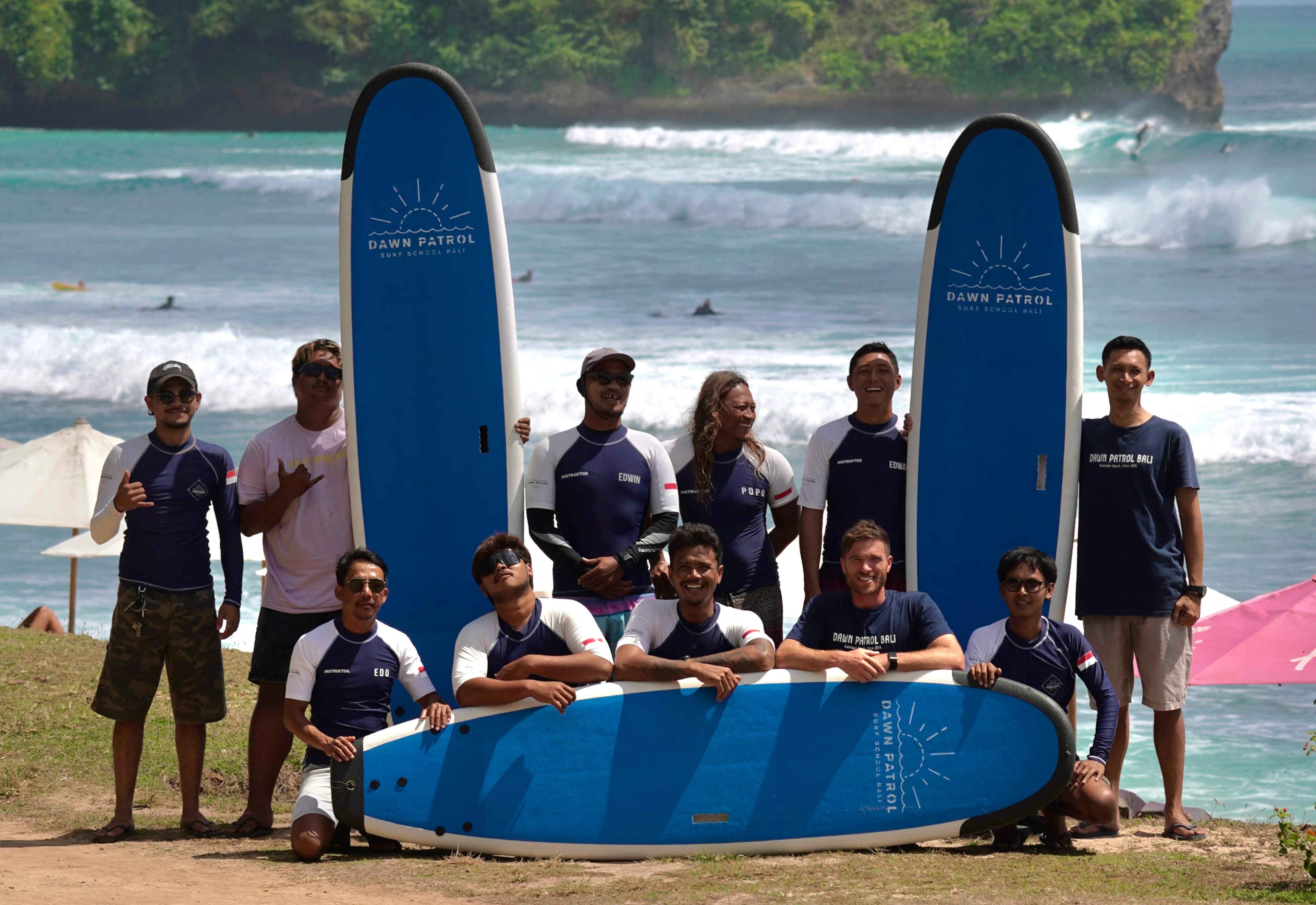 Dawnpatrol | Surf Lessons | Background 3